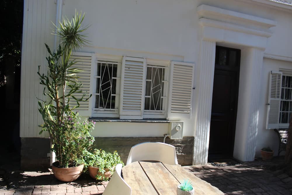 Beaufort West Cottage | Charming 3-Bed Cottage in Beaufort West