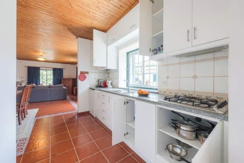 Mangualde House | Charming granite cottage in beautiful surroundings