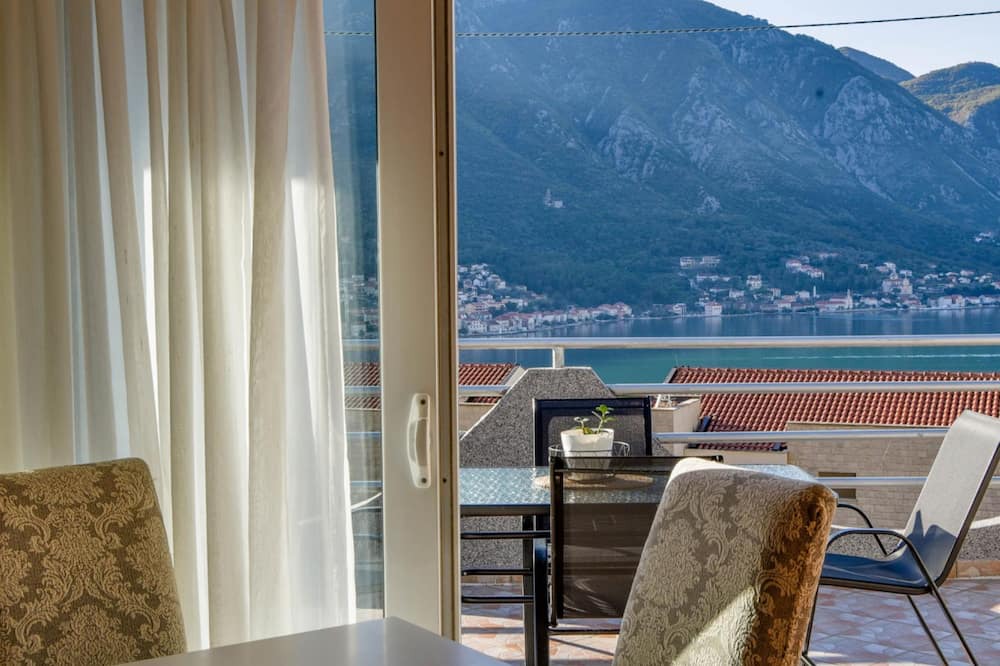 Dobrota Apartment | Sea View Vacation Flat w Balcony in Kotor