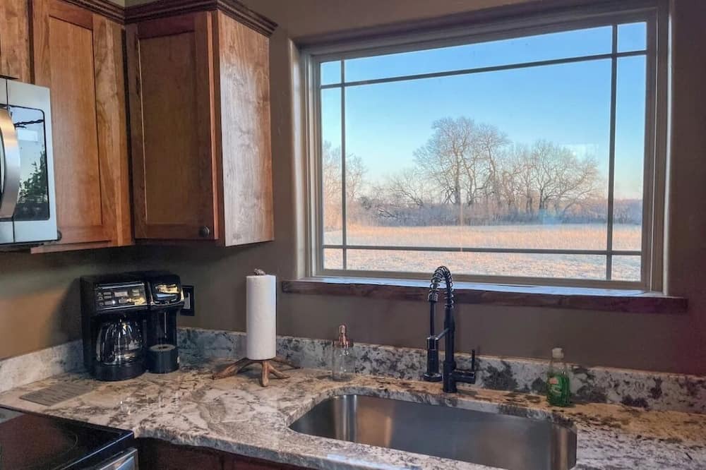 Crestline Cabin | Double T Cabin - A big country feel in a small country cabin.
