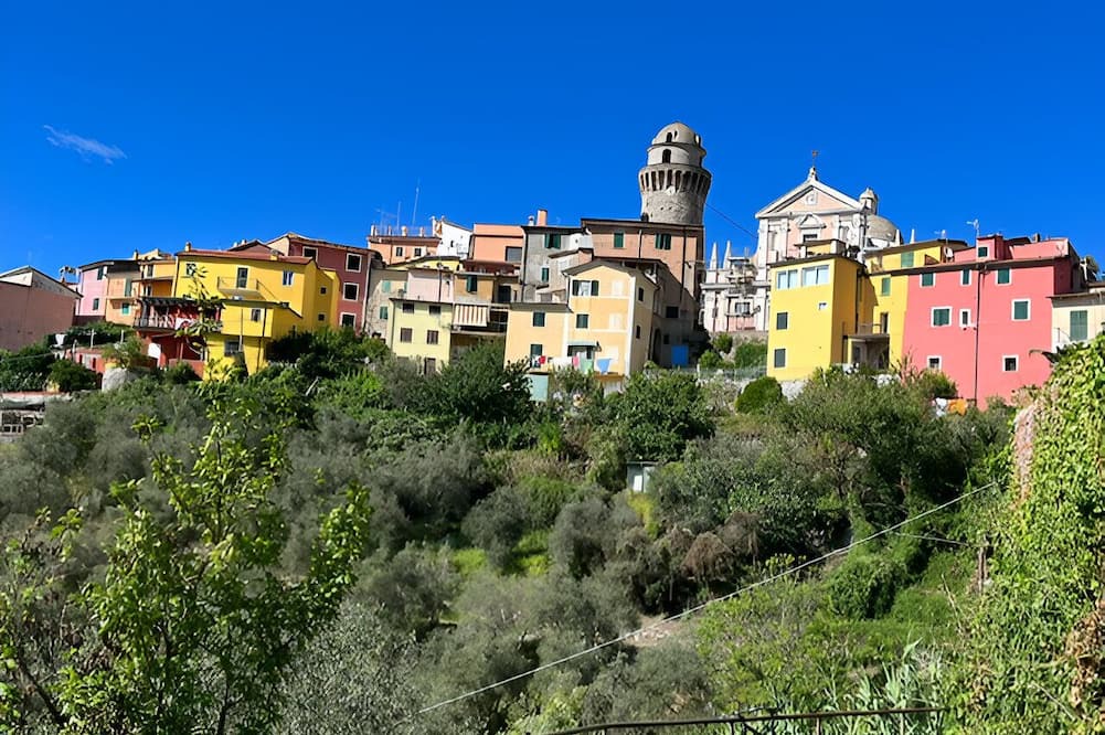 Ortonovo House | Italian Rustico’ close to 5 Terre, beach and Carrara marble mountains.