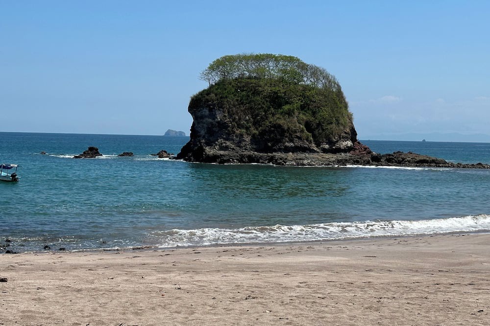 Cabo Velas Villa | Maravilloso Refugio en la Montaña Frente a Playa Real