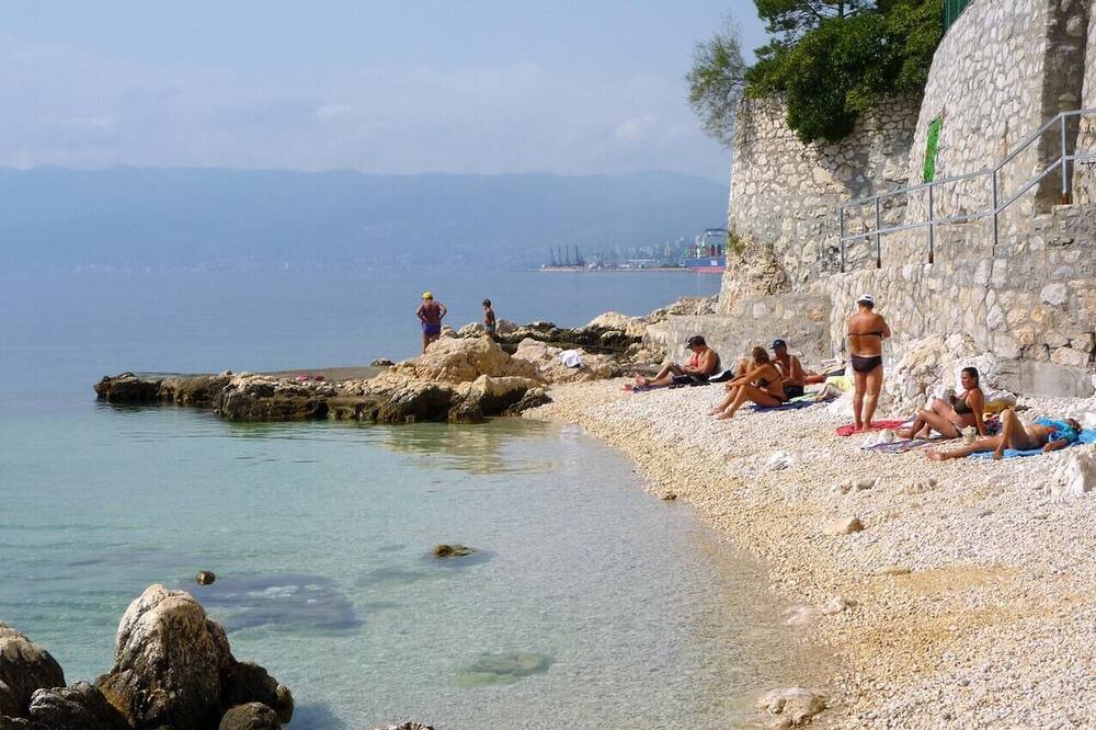 Rijeka Apartment | Two bedroom apartment with balcony Rijeka (A-23246-a)