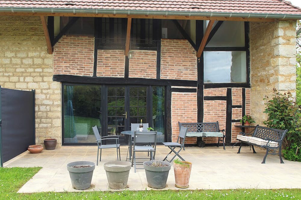 Les Deux-Fays House | Maison de Campagne Avec Piscine