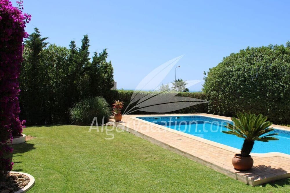 Lagoa Boat Rental | Villa do Farol Comfortable holiday residence