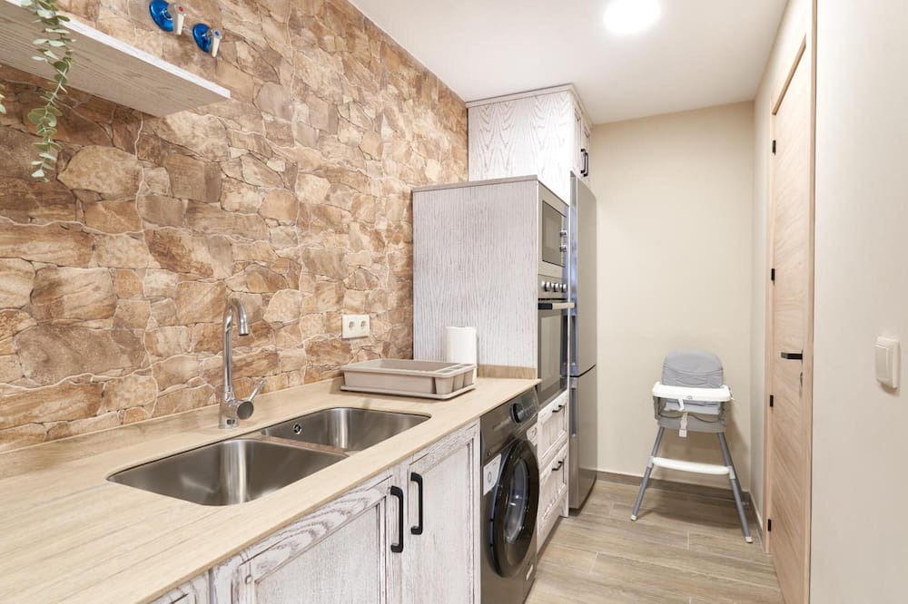 Tabanera del Monte Apartment | Apartment 'Casa Rural El Paloteo' with Mountain View, Private Terrace and Wi-Fi