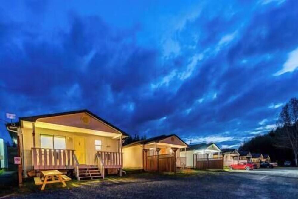 Alert Bay Cabin | (J) Standard Double Cabin