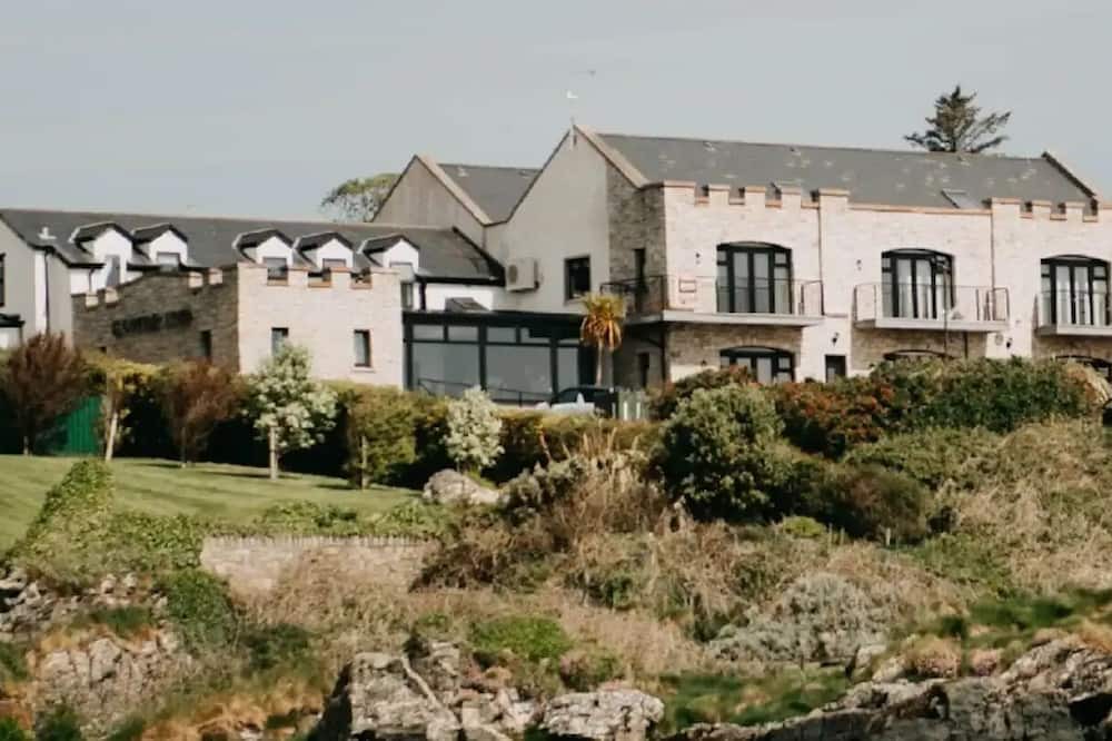 Greencastle House | Seafront Castle Inn - just off the Ferry!