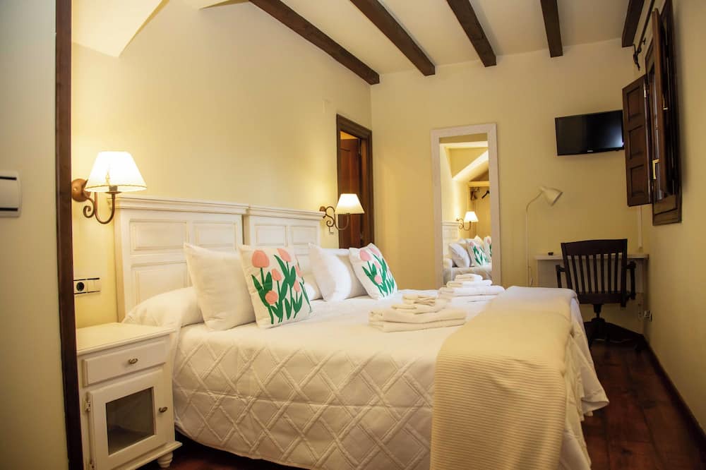 Sotillo del Rincon Hotel | El Valle Hotel Rural