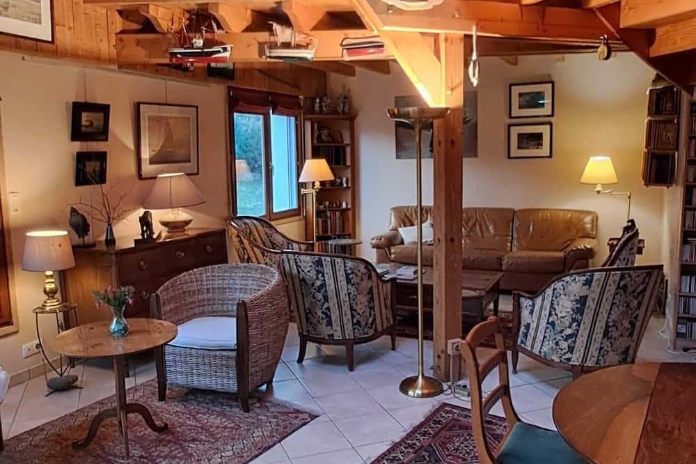 Saint-Philibert Villa | Family home located between Crach, Locmariaquer and Saint Philibert.