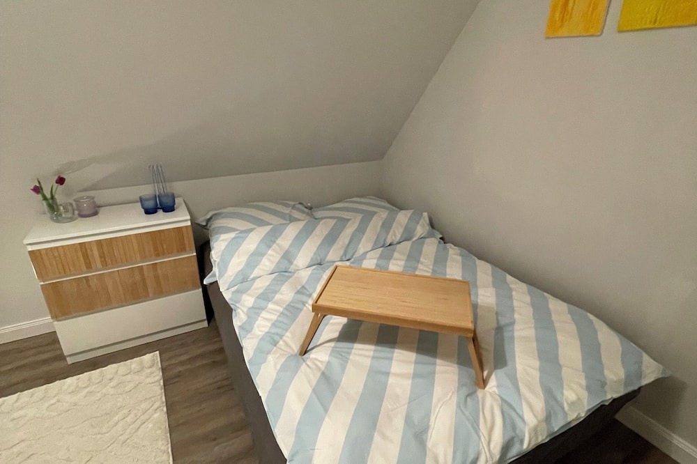 Schnelsen House | Cozy room in a beautiful home with easy access to anywhere in the city.