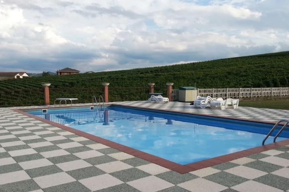 Calamandrana Villa | Villalta - villa sorrounded by vineyards with an amazing view over the hills