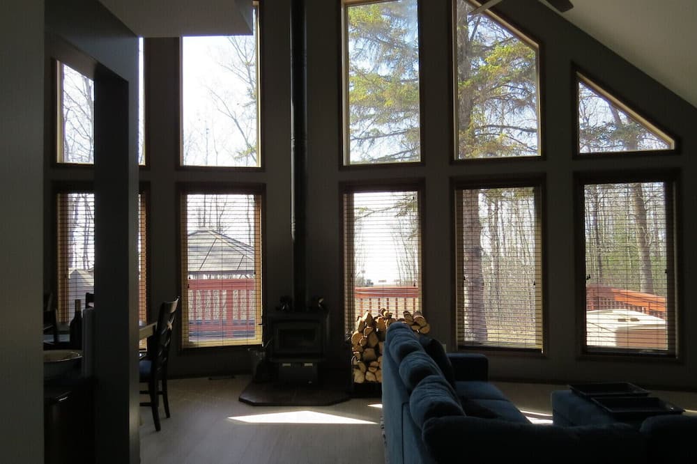 Beaconia Cottage | Boulder Bay Cottage - Main floor