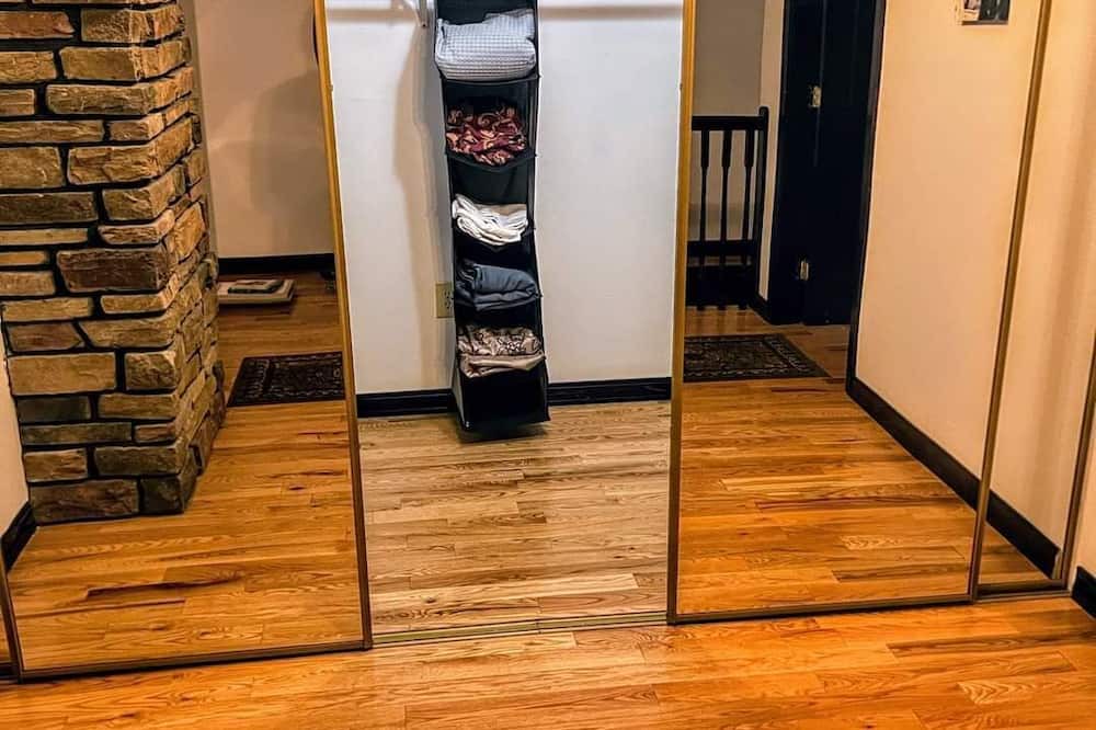 Presque Isle Cabin | Lakeside 3 Bedroom