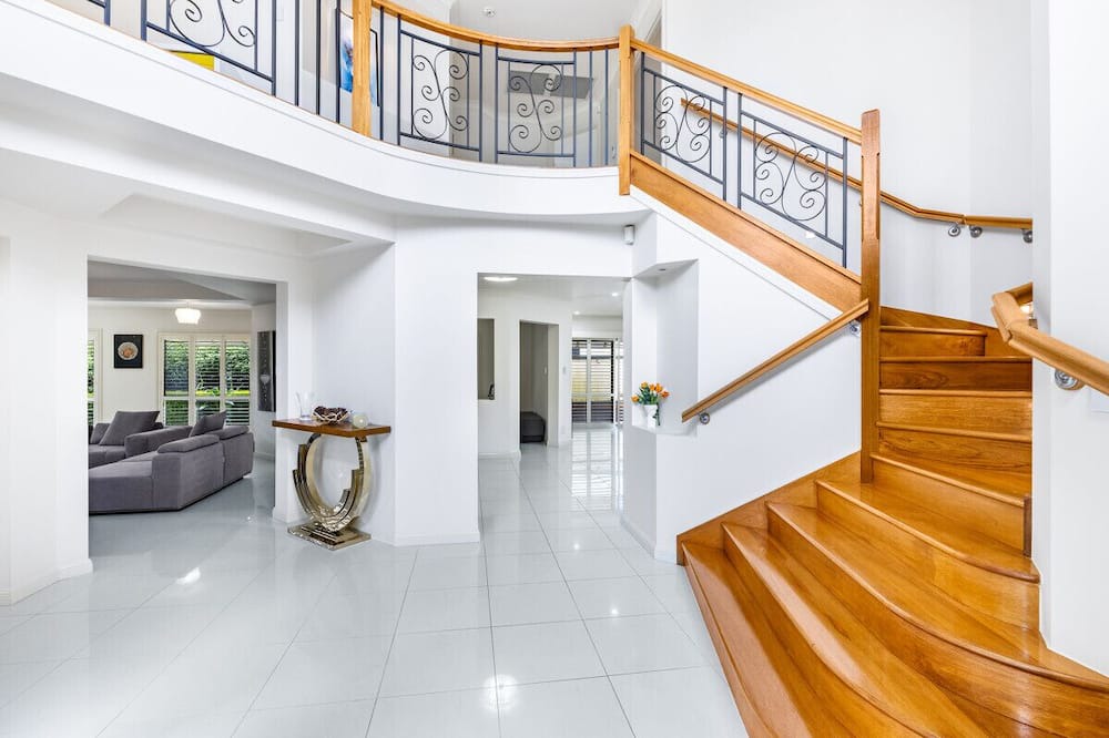 Sunnybank Hills House | Spacious Comfy 5 Bedroom Home near Sunnybank