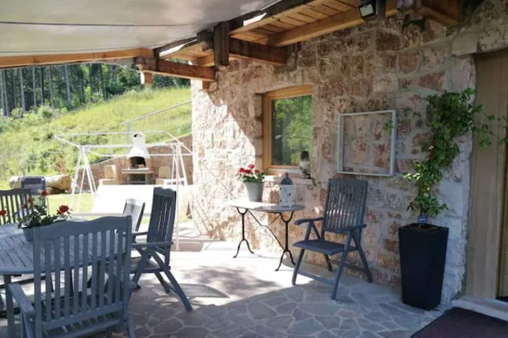 Ragoli Ski Chalet | Chalet 'Soandel' with Mountain View, Private Terrace and Wi-Fi