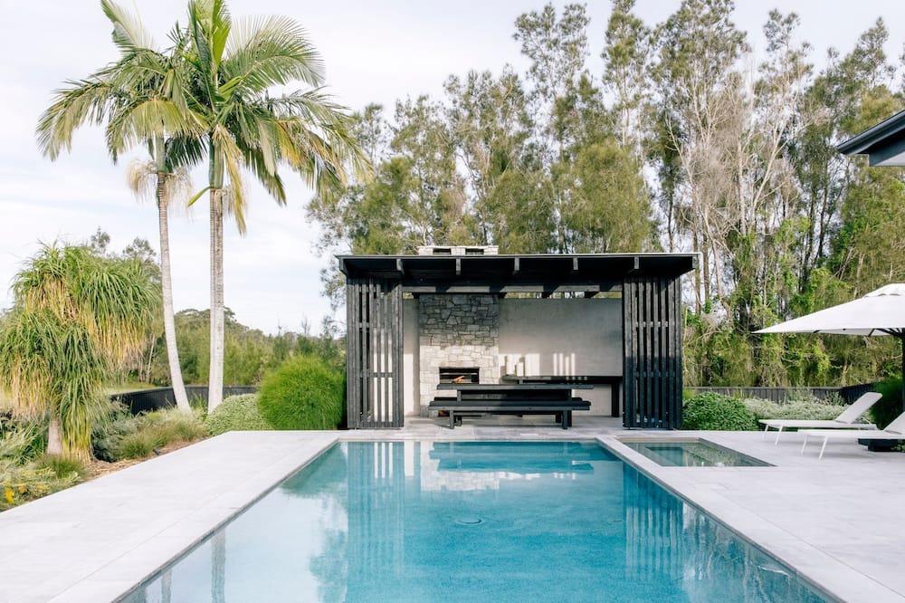 Newrybar House | The Estate, Yamba (IBO) - SECLUDED LUXURY ESTATE NEAR YAMBA FEATURING A PRIVATE TWO HOLE GOLF COURSE AND PRACTISE GREEN, SWIMMING POOL, SPA AND SAUNA