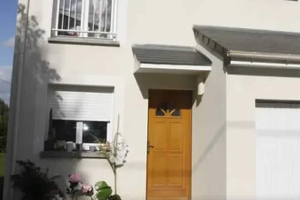 Nozay House | Homerez - Beautiful house for 2 ppl. with garden and terrace at Nozay