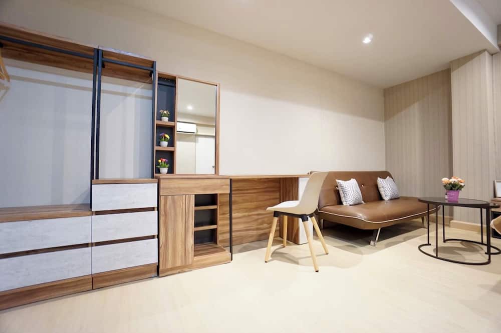 Samran Rat Apartment | Best & Cheap private room near Khaosan/Chinatown 5 mins to MRT Samyot (409)