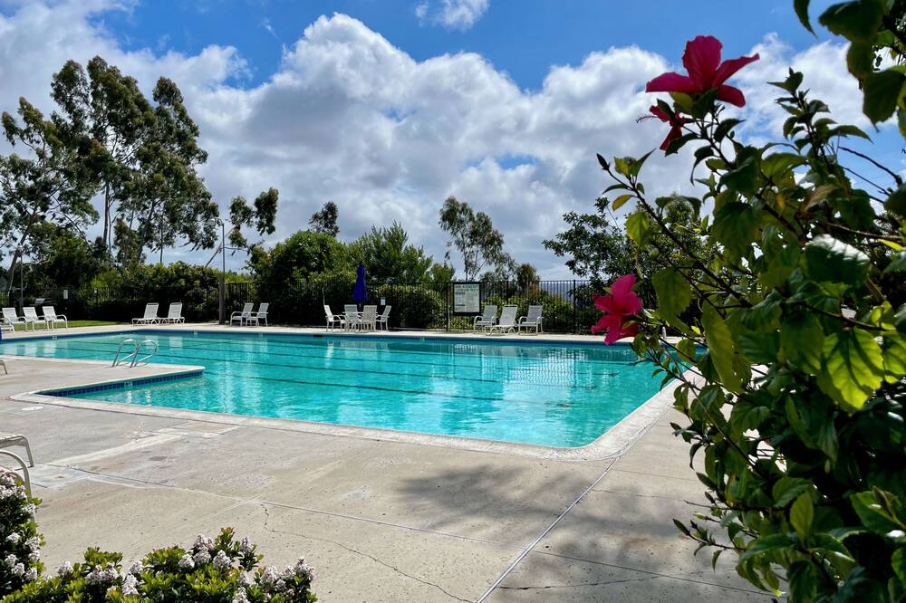 Mission Valley West House | Bright, spacious townhouse in a quiet community with a shared pool & hot tub