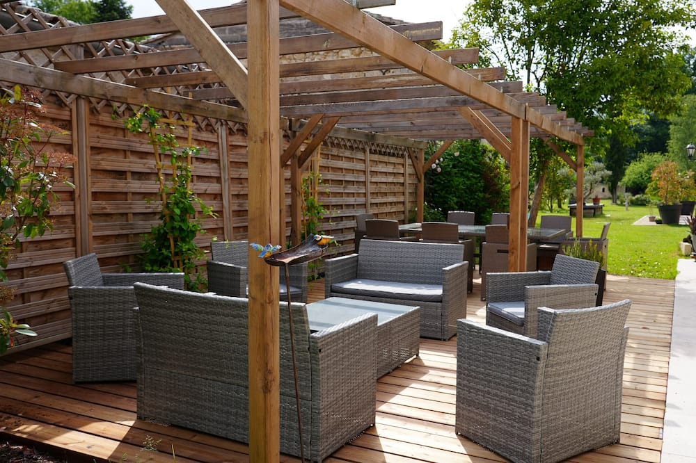 Gauriaguet House | Holiday Home 'Gîte Le Bijou' with Shared Pool, Wi-Fi and Air Conditioning