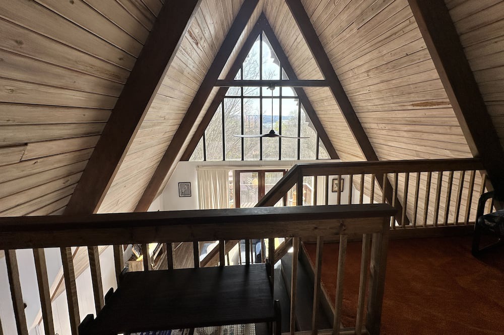 Lancaster House | High above Center HIll Lake. Come enjoy Owl's Nest.