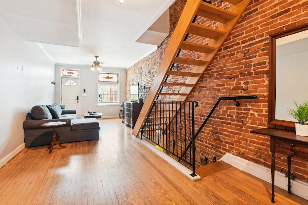 Canton House | Cozy urban oasis near Fells Point and Johns Hopkins