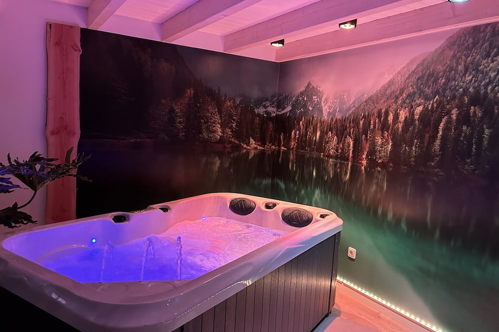 Ahlen Apartment | Luxuriöse Wellness Suite mit Whirlpool und Sauna