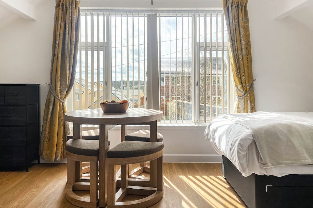 Blackwood Cottage | Discover The Highmead; Where urban excitement meets rural serenity in picturesque Blackwood, just mo