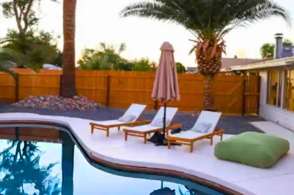 Mesa House | Spacious 5BR Oasis w Heated Pool - Perfect for Fam