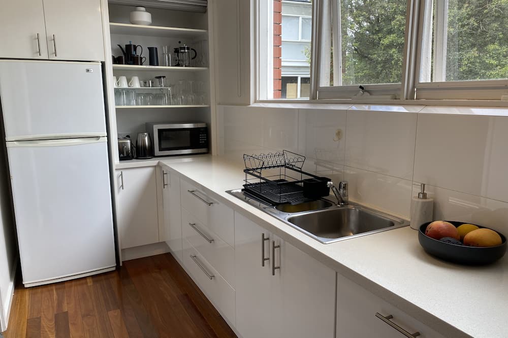 Hawthorn Apartment | Beautiful 2BR Scotch-Hill retreat in leafy Hawthorn (4km to MCG, 6km to CBD)