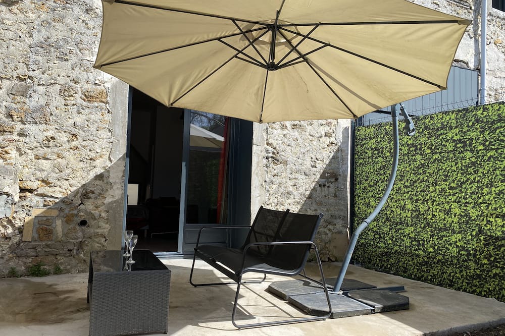 Egly Apartment | Studio Avec Jacuzzi au Calme