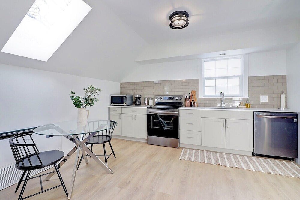 Fredericton Apartment | This apartment is a 2 bedroom(s), 1 bathrooms, located in Fredericton, NB.