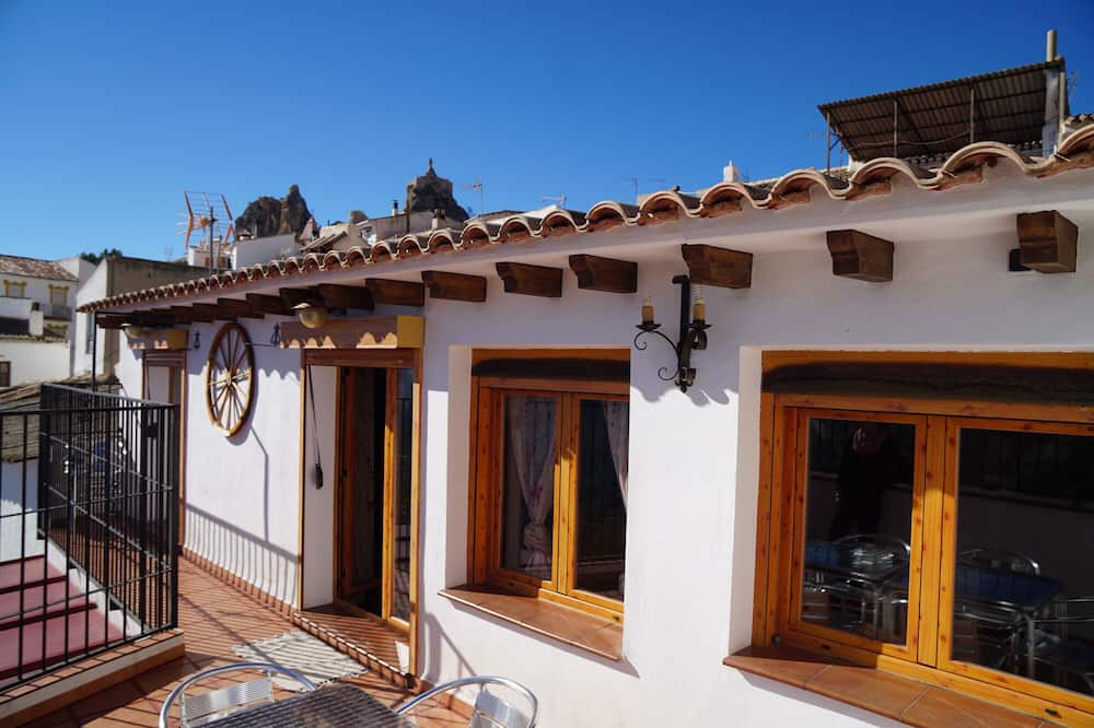 Castril Apartment | Holiday Apartment "Rural La Parra Castril 3 Buhardilla" with Mountain View & Private Terrace