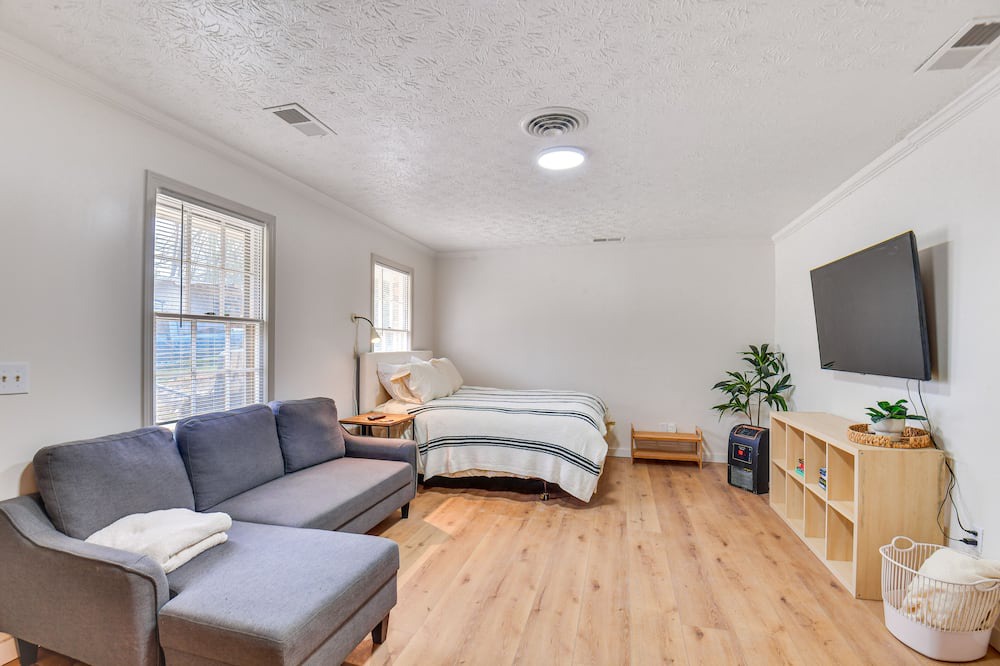 Watkinsville Apartment | Watkinsville Studio w/ EV Charger!