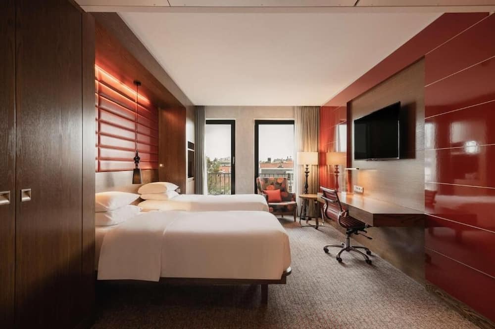 The Hague Center House | Stay, Explore, and Unwind in Den Haag's Heart! 3 Relaxing Units, Pets Allowed!