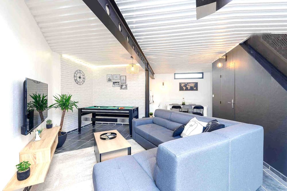 Begles Apartment | Homerez - Nice apartement for 8 ppl. at Bègles