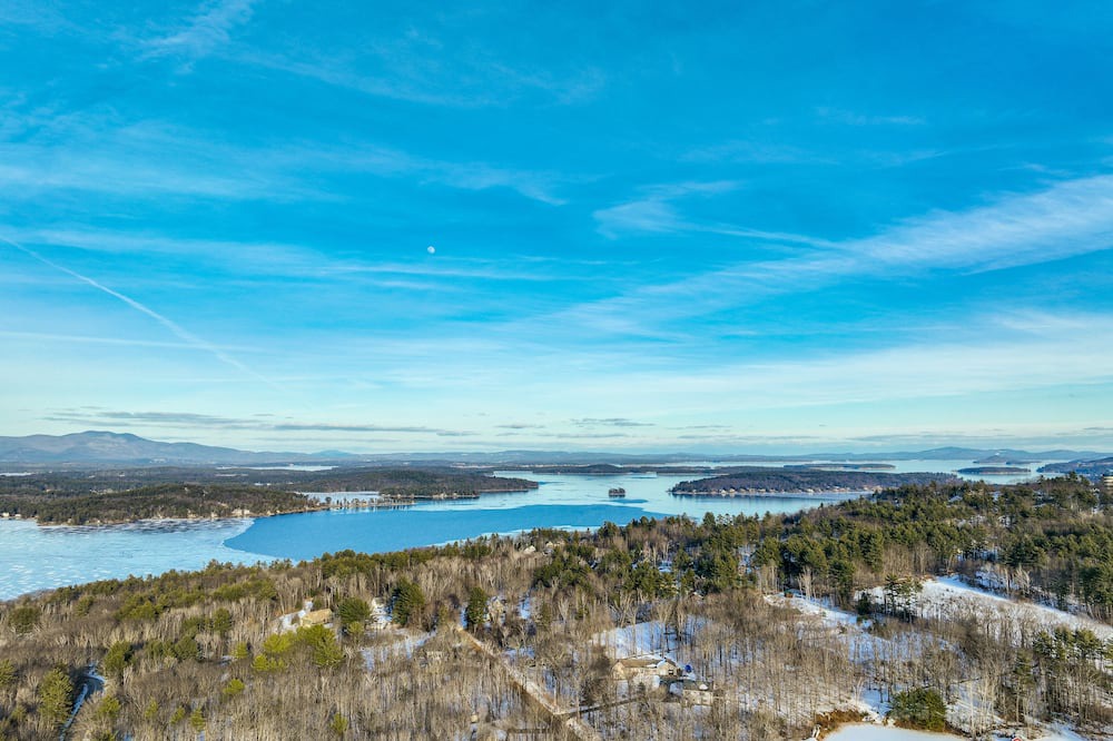 Weirs Beach Apartment | Laconia Retreat: 1/2 Mi to Lake Winnipesaukee!