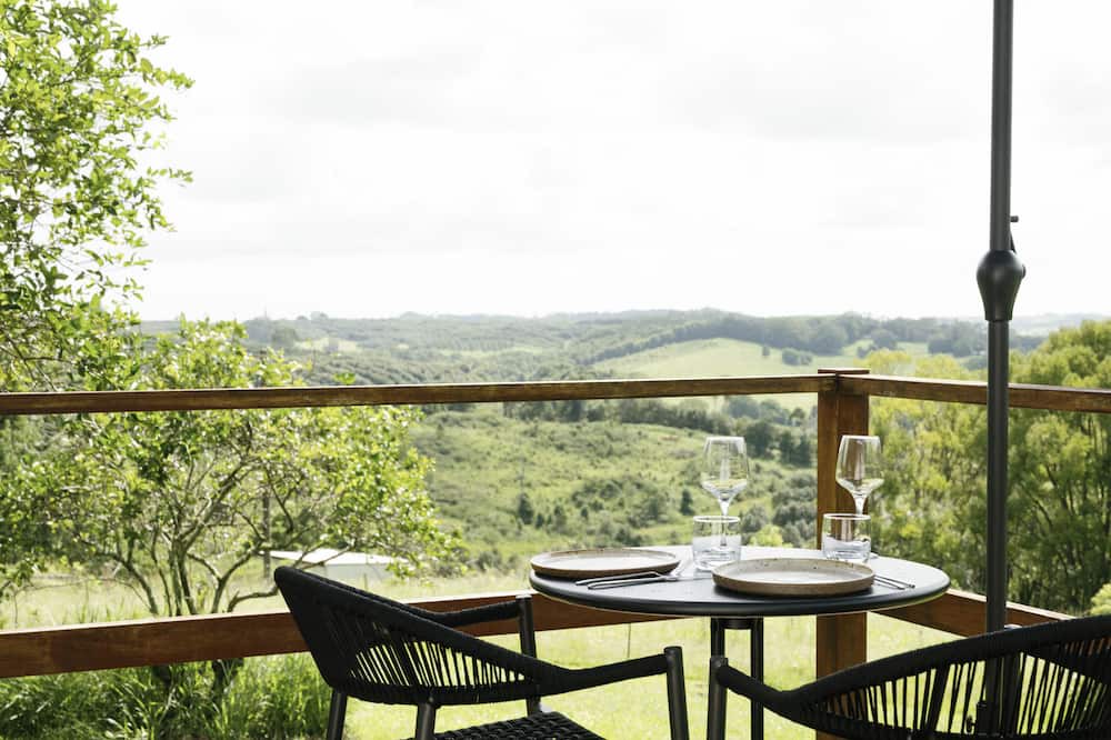 Clunes Cottage | The Honey Barn. Wabi-Sabi Cottage with Byron Hinterland view.