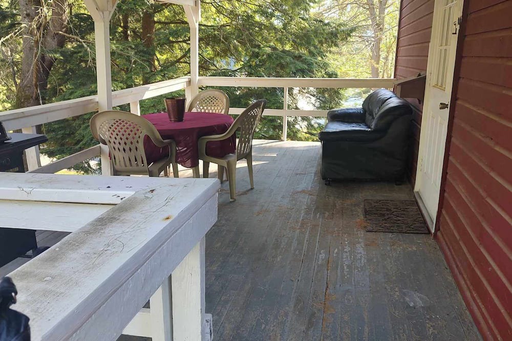 Northville Cabin | Upper Level Adirondack Sacandaga Lakefront Cabin