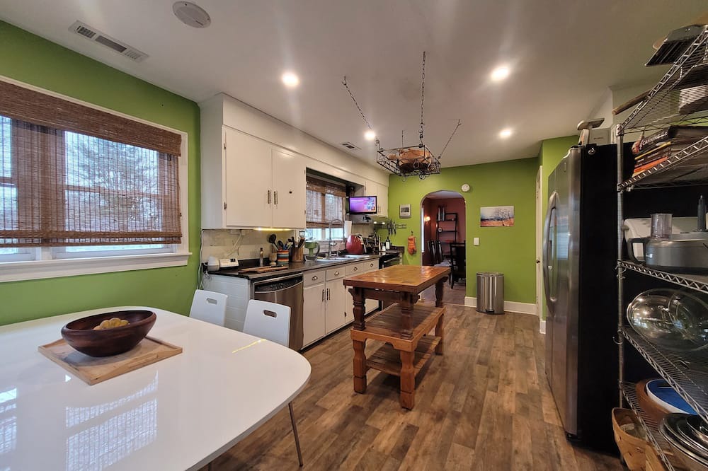 Algonquin House | House in quiet neighborhood, on the water, with large backyard