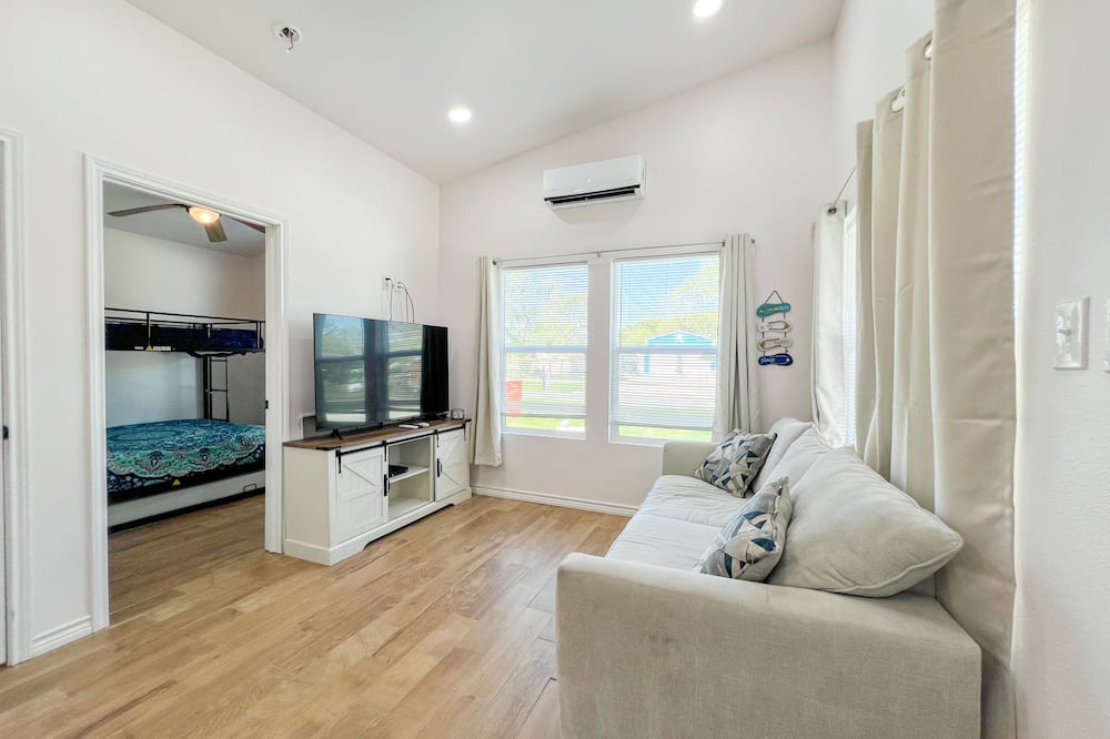 Aransas Pass Cabin | Escape to our TINY & cozy 2 bedroom cabin in Aransas Pass, perfect for families of up to 6