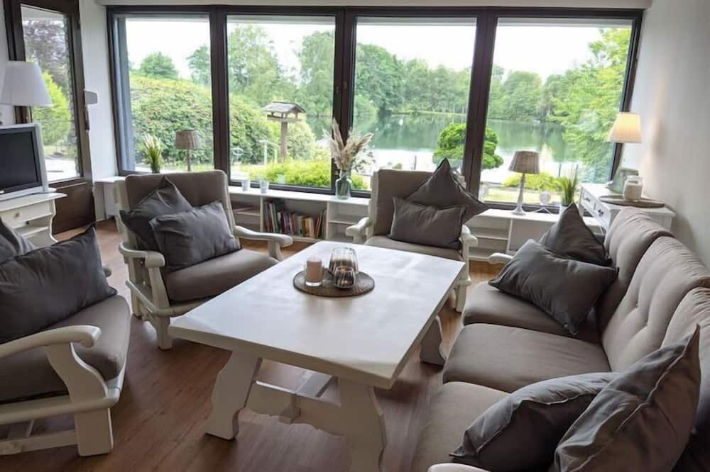 Vreden Apartment | Holiday home Anni's house by the lake