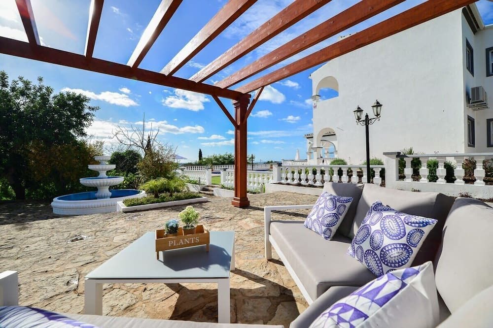 Ariolos Villa | Villa Melosa - Spacious and Modern Villa
