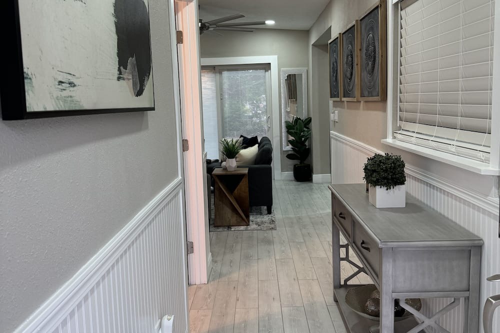 Pine Hills House | Remodeled 3br 1b Orlando FL home. Near Main events and attractions within 20min