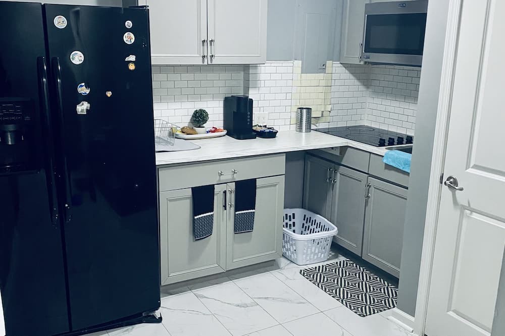 Smyrna House | @Nyumbani 254. Remodeled house, close to great restaurants with working space