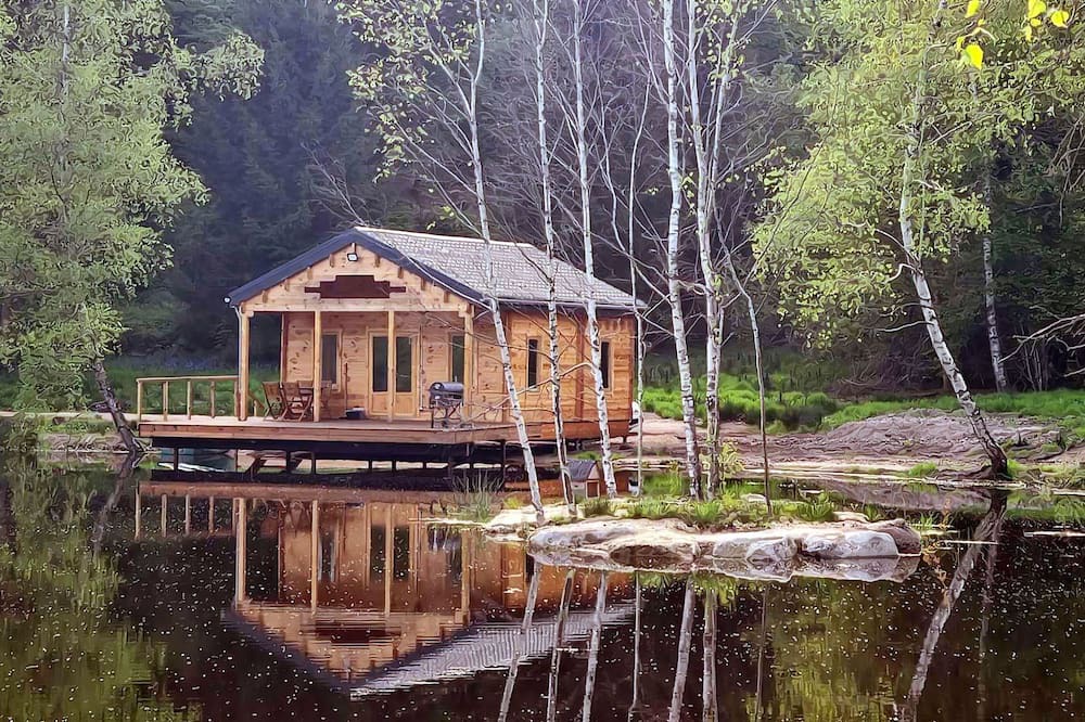 Saint-Martin-du-Puy Ski Chalet | Lacustre, Cabane Pilotis sur L'eau un Hébergement Insolite au lac de Chaumeçon