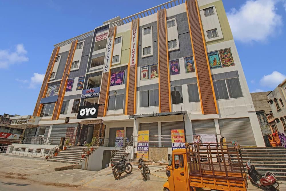 Warangal Hotel | Super OYO Collection O Vinayaka Luxury