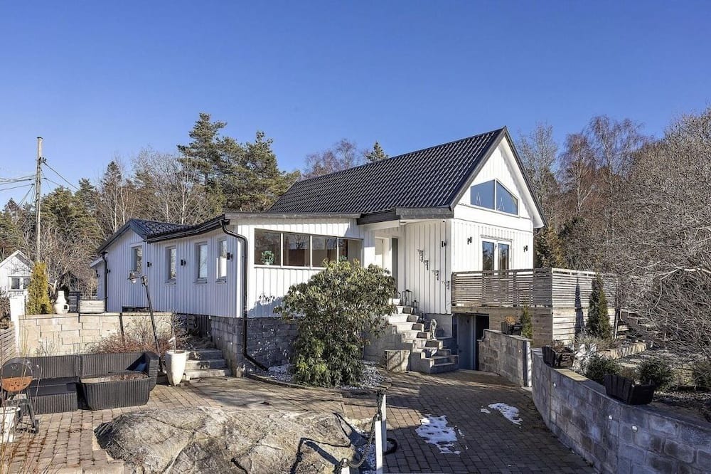 Olofstorp Villa | Mysigt hus med Jacuzzi i Olofstorp