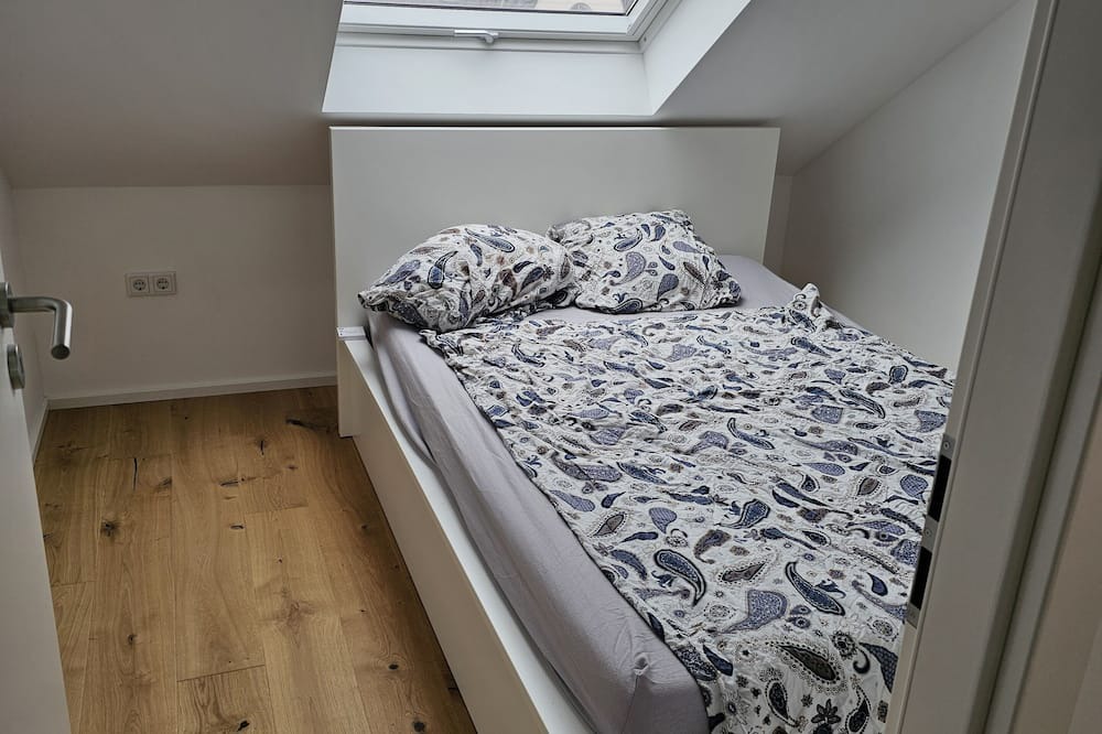 Braunsfeld Apartment | Zentrale, Ruhig, Helle 55qm Ferienwohnung ab 1 N ~ DG